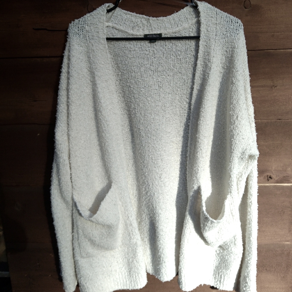 White Cardigan with pockets